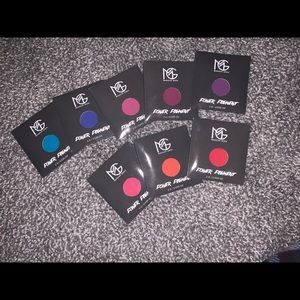 Makeupgeek power pigment shadows 
Brand new
No longer available
